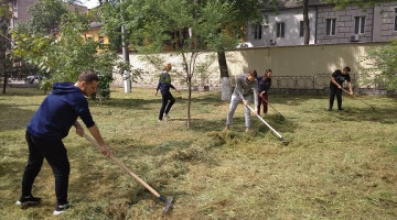 15.05.19 р. – студенти кафедри ТКіБ прийняли участь у прибиранні території академії